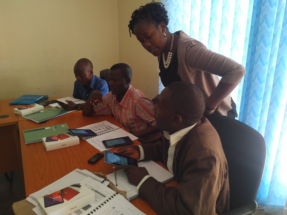 lauMunths's tweet photo. Training on Commcare on point... Interesting session. Laura Munthali with project officers.  lovely https://t.co/f2TMrpLm6P