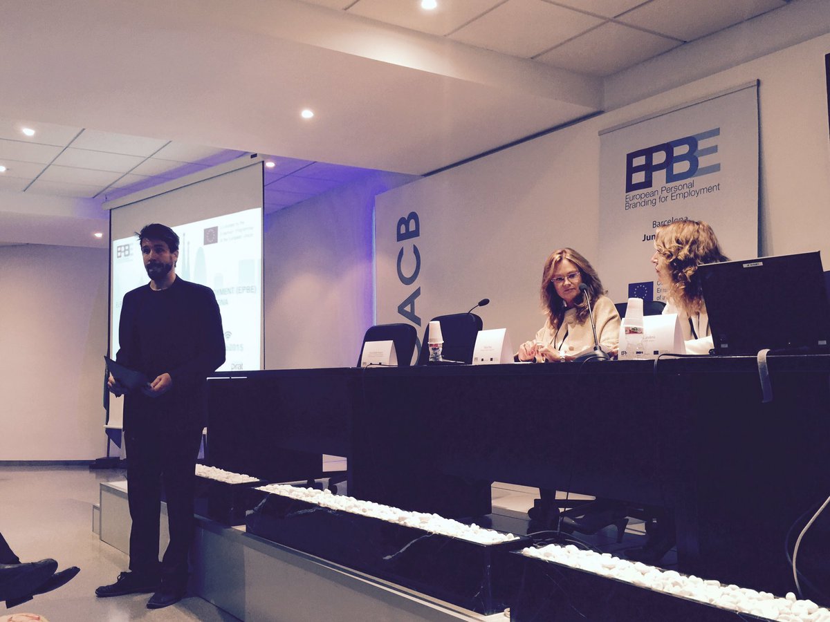 HolaMariola's tweet image. I&apos;m already to explain &quot;Your Internet digital trail can determine your future Job&quot; #EPBEIW2017