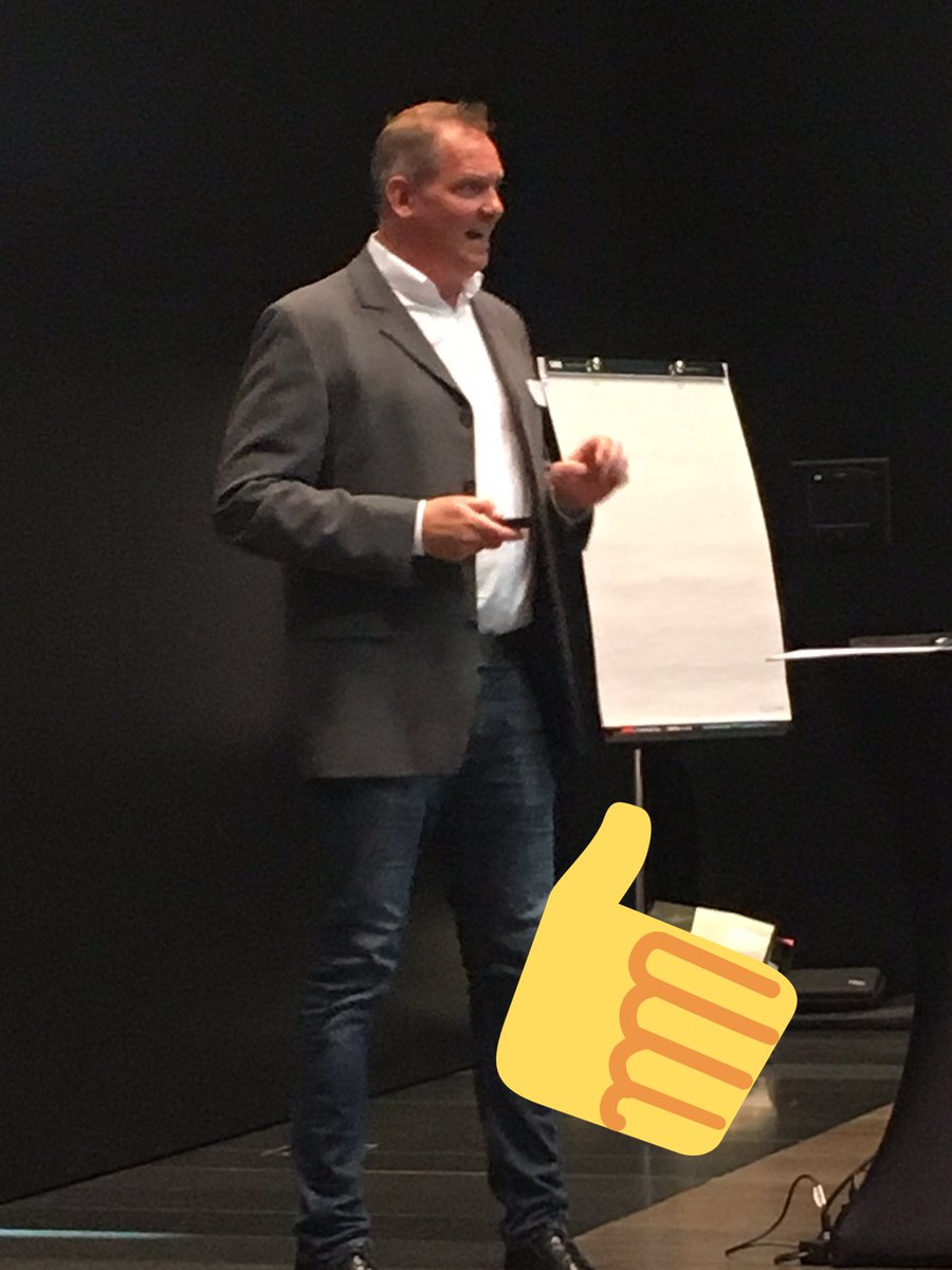 EugenSchmidt79's tweet photo. Es wird noch schmutzig im #Softies #aboutevent @AboutMedia_Wien https://t.co/uDmmBLRkhN