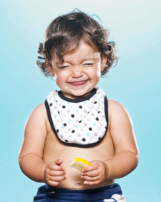 extra_crunch's tweet photo. Fully Reactions Of Kids While Eating 🍋 Lemons For The First Time!!! – Extra crunch | So funny 😂😂#FunnyKid 
See more: https://t.co/zimiELTWmq https://t.co/DJw29AatfV