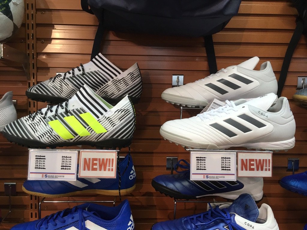 ユーロスポーツ味の素スタジアム店 Sa Twitter Adidas 新作シューズ好評発売中 アディダスの新作 メッシの着用する ネメシス スアレスの エックス ポグバの エース の名作コパムンディアルの現代版 コパ を店内にて取り揃えております 当店にお越しの際 ユーロスポーツ味の素スタジアム店 Sa Twitter Adidas 新作シューズ好評発売中 アディダスの新作 メッシの着用する ネメシス スアレスの エックス ポグバの エース の名作コパムンディアルの現代版 コパ を店内にて取り揃えております 当店にお越しの際