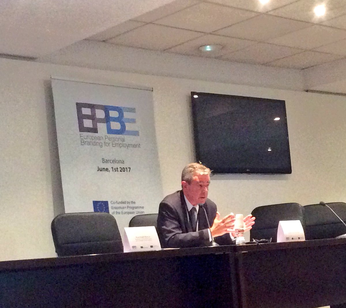 MonVall's tweet image. Josep Francí at the #EPBEIW2017 mentions the importance of soft skills as well as personal branding in job recruitment @UDIMA