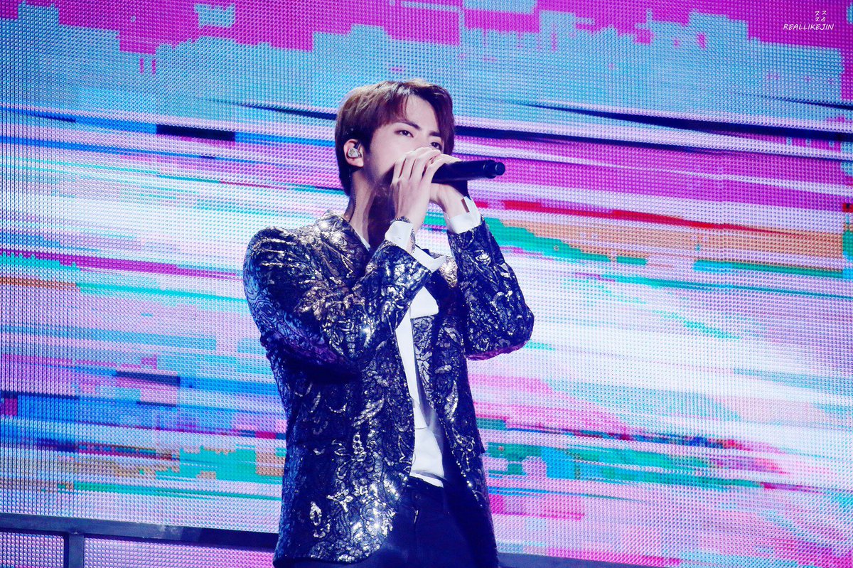 sofaeeee's tweet photo. #army #bts #방탄소년단 #jin #진 #seokjin #김석진
     SeokJin 
   💙         and my heart https://t.co/zEbEHXmVH9