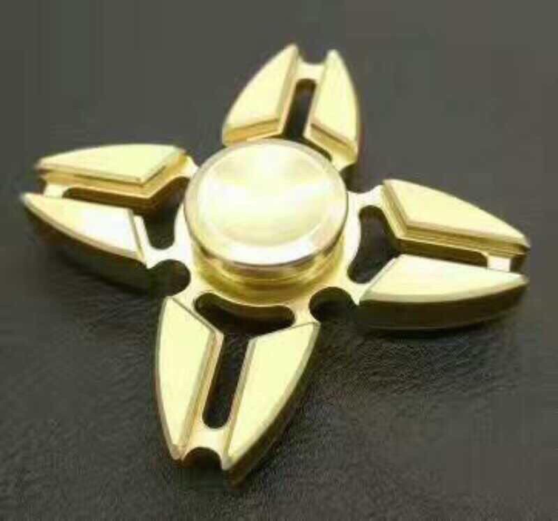 FidgetsUK's tweet photo. What do you think of this Golden Metal Pliers Design? #FidgetSpinners #Fidget #FidgetSpinner #MetalFidgetSpinner https://t.co/reGqHMNqku