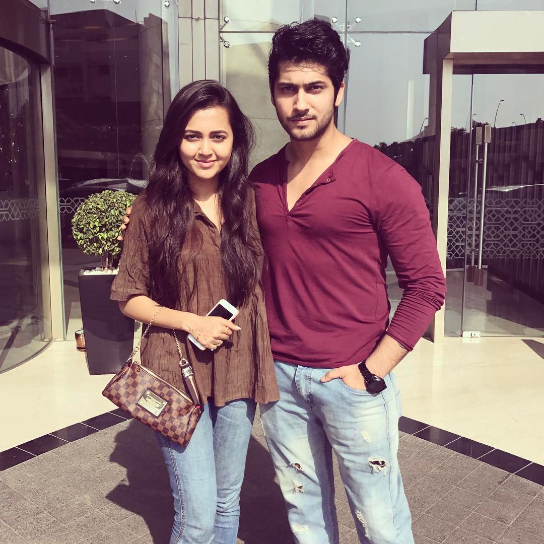 TellyTalkIndia's tweet photo. How many hearts❤️ &amp; RTs🔁 for this picture of #TeMish? #TejasswiPrakash #NamishTaneja https://t.co/Z7rfWjjLJK