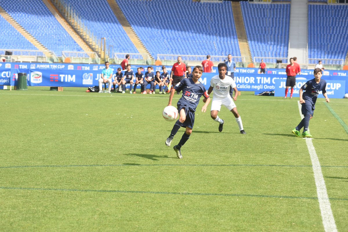 TIM_Official's tweet image. Iniziano gli ottavi di finale! In campo i ragazzi degli oratori S. Lucia (Pescara) e S. Cosimo (Genova). #JuniorTIMCup #TIMLive