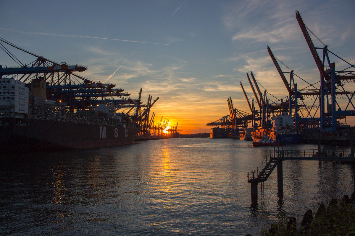 Unsere Azubis haben sich mit <a href="/SACOShipping/">SACO Shipping GmbH</a> zusammengetan, um sich  zur Ausbildung in der maritimen Branche umzuhören youtu.be/vYuNp_jXaHc