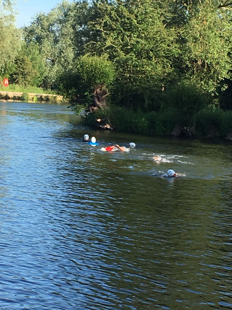 BrookesActive's tweet photo. First day of summer and 6 @BrookesStaff had a fantastic time at Brookes Sport's first open water swimming session! https://t.co/CGm2KdlcYc https://t.co/ip6U1lX2NC