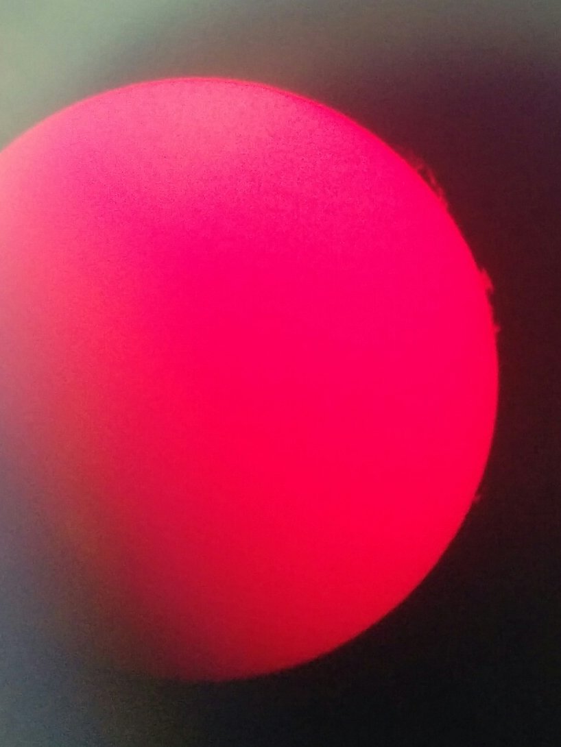 Impresionante curso del <a href="/cprcaceres/">CPR de Cáceres</a> de Astronomía con los grandes Gabino Muriel @lucasian_10 y Chema Corrales. Mirad la foto del sol de ayer