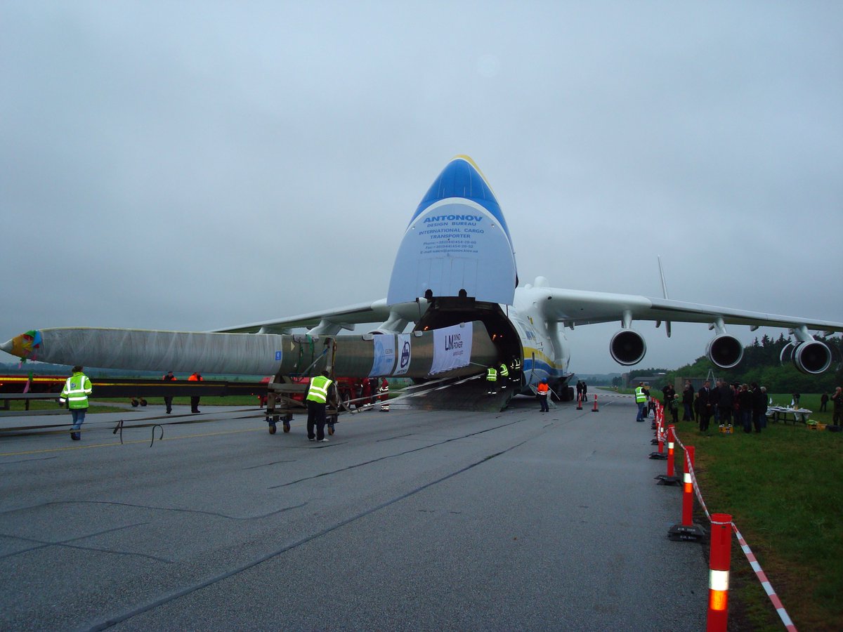 أكبر طائرة في العالم Antonov An-225 Mriya  في مهمة جديدة DBOTYeJWAAEkiHQ