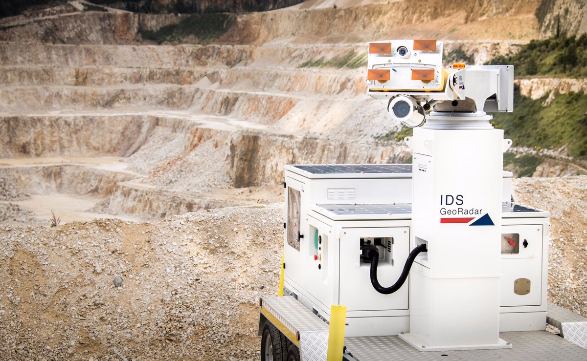 IDS_GeoRadar's tweet image. IBIS-ArcSAR Unveiled! Next gen #radar revolutionizing safety in #slopemonitoring w/ a 360' coverage: bit.ly/2rehj5d #SAR #Mining