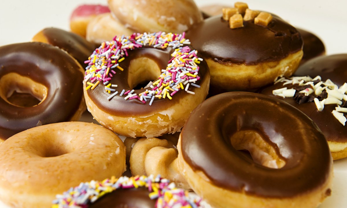 BuyItDirectHR's tweet photo. Today we're giving out a @krispykremeUK #doughnut to each member of our staff in honour of #NationalDoughnutDay! #EmployeeEngagement #Yummy https://t.co/MXYaUgfVu0