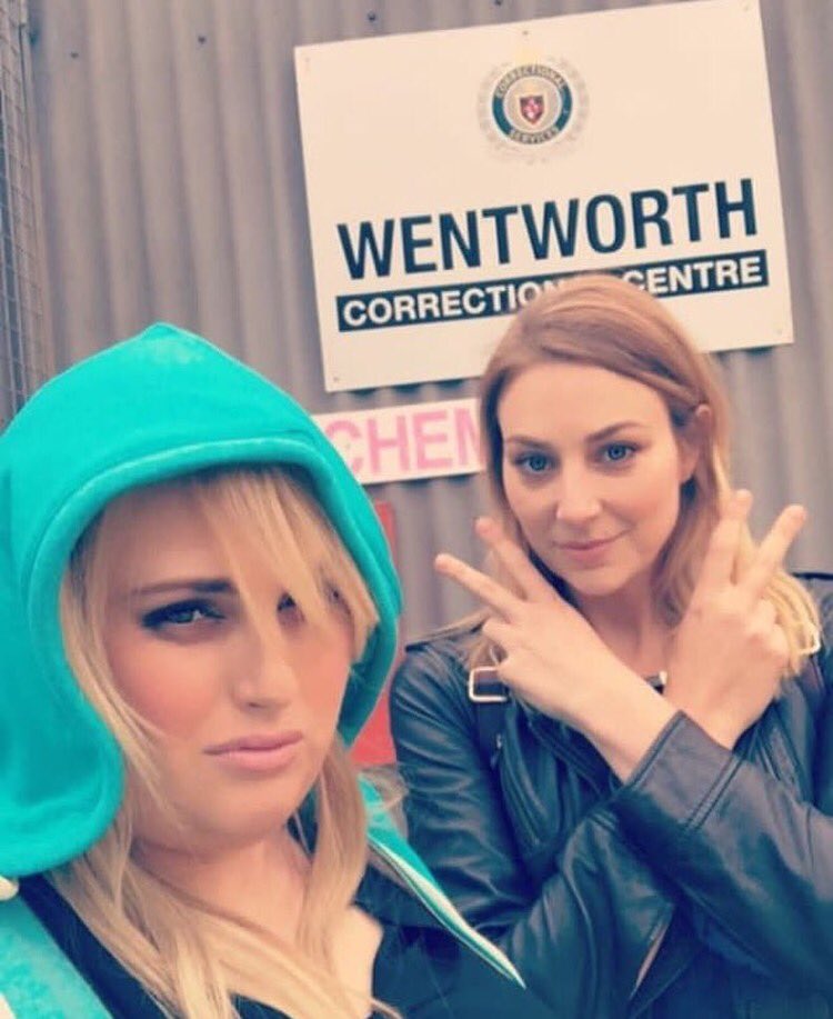 Look who paid us a visit on set! <a href="/RebelWilson/">Rebel Wilson🇺🇸</a> #wentworth