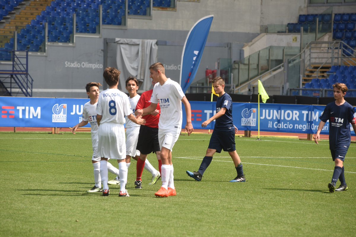 TIM_Official's tweet image. Sul campo dell'Olimpico ora  i ragazzi degli oratori SS. Filippo e Giacomo (Verona) e S. Matteo Molinella (Bologna). #JuniorTIMCup #TIMLive