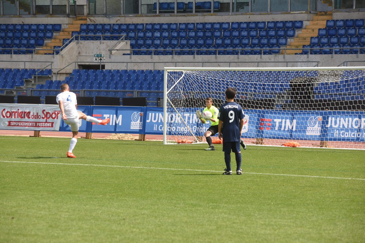 TIM_Official's tweet image. Sul campo dell'Olimpico ora  i ragazzi degli oratori SS. Filippo e Giacomo (Verona) e S. Matteo Molinella (Bologna). #JuniorTIMCup #TIMLive