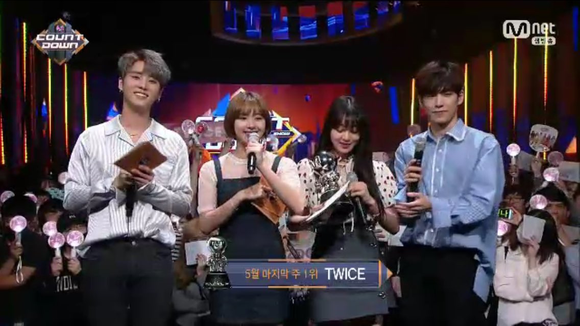 chupoonk's tweet photo. ถ้วยมาแล้ว❤️❤️❤️❤️ #Signal2ndWin https://t.co/Brl9dFn7rg