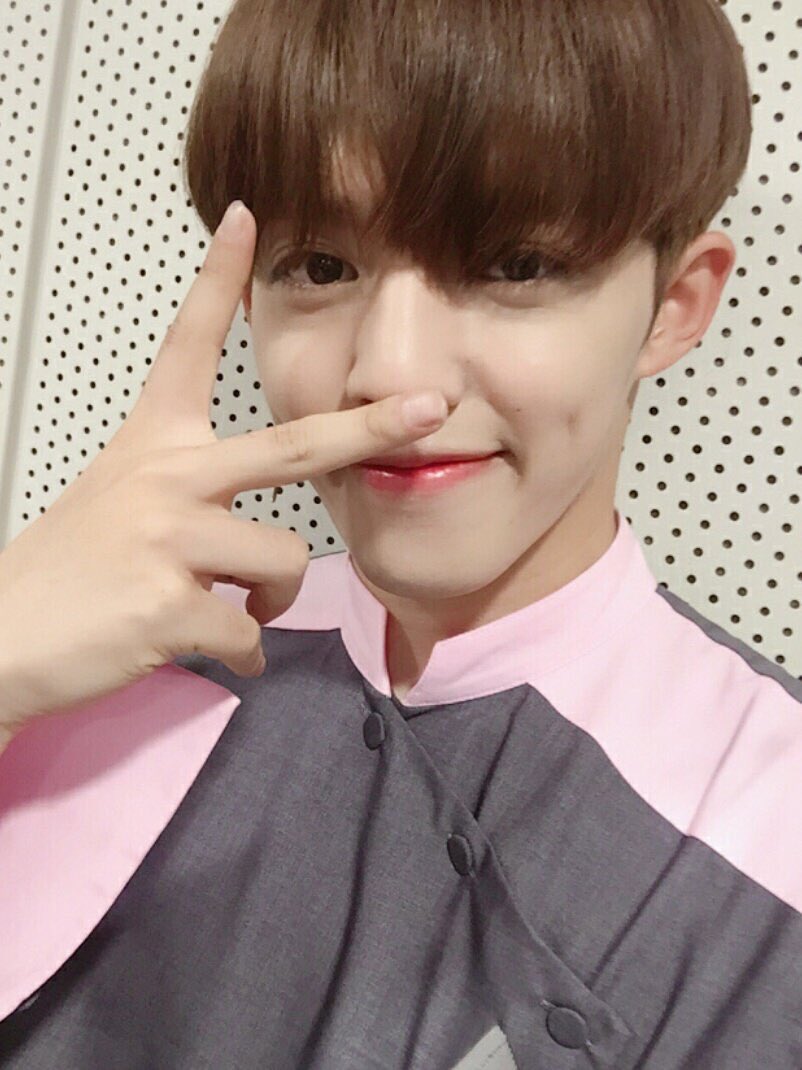 scoupssv's tweet photo. Seventeen NCT Night Night Radio'da.~ Eğlenceli yayın için teşekkürler. Tekrar görüşelim!💕 https://t.co/c6foCMy6em