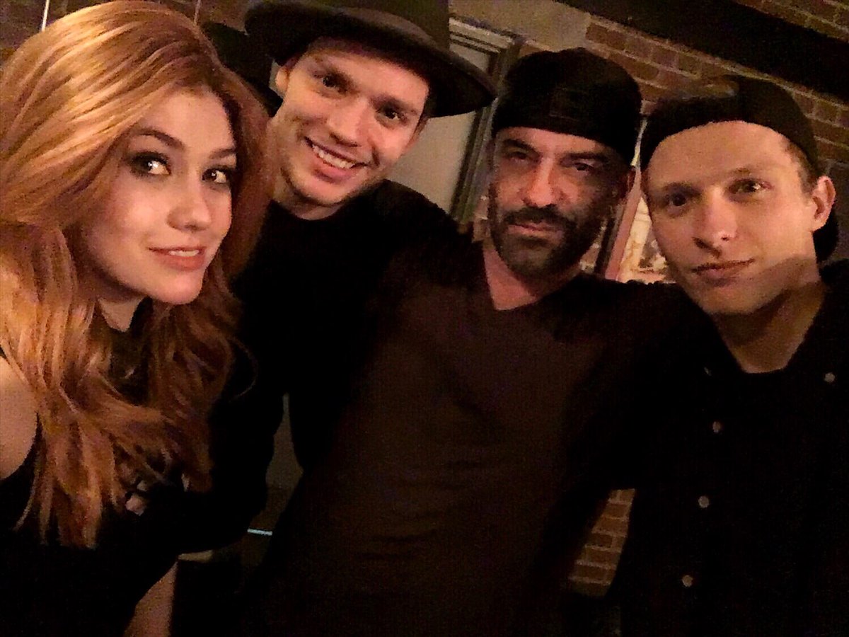 Kat_McNamara's tweet image. #Tbt 4 Shadowhunters... 4 days... #ShadowhuntersSeason2 returns June 5th 8/7c on @FreeformTV