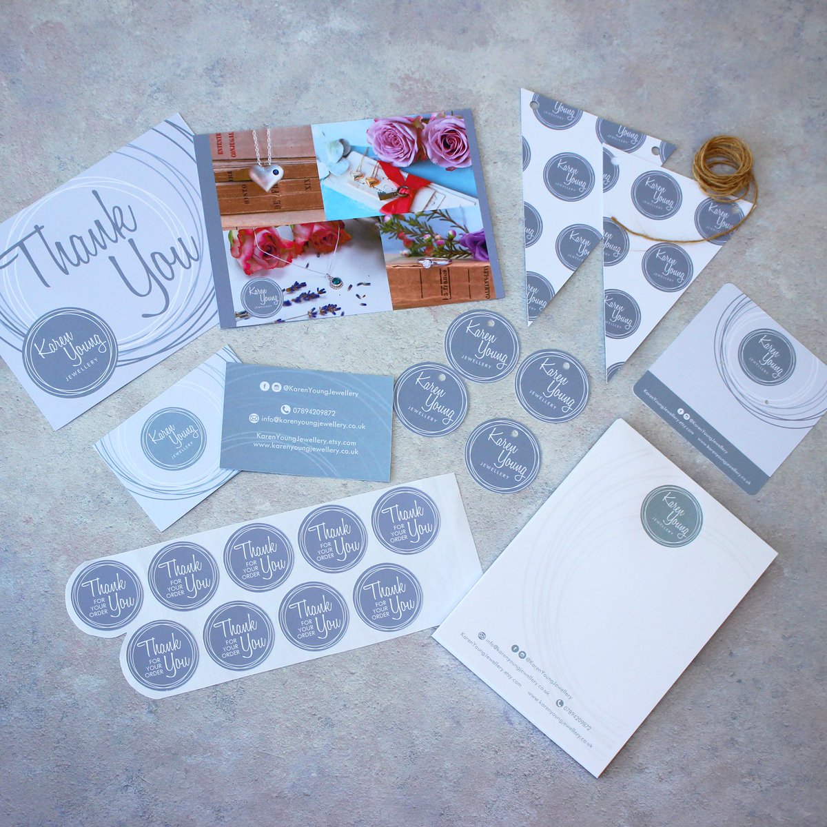 KYoungJewellery's tweet photo. Look at my gorgeous new branded goodies with my new logo from @katemolloyco !! #katemolloyco #brandedstationery #funmailday https://t.co/CJHElvHbZ3