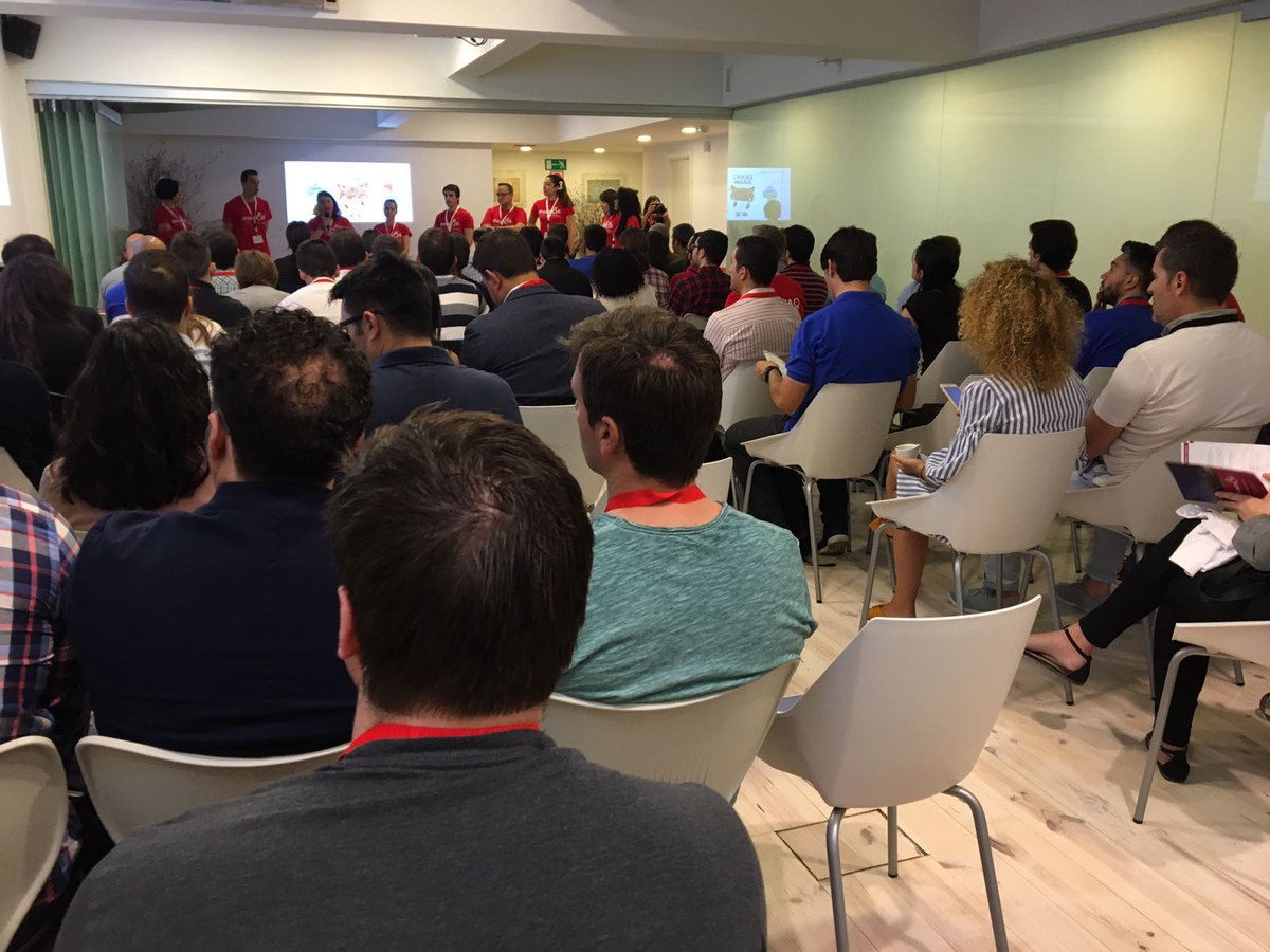 wearemktWAM's tweet photo. Nuestros compañeros @frankey90 e @inma_lm  se encuentran en #dreamOle17, la comunidad @salesforce  en España. ¡Disfrutadlo chicos! https://t.co/1zNM87MkvN
