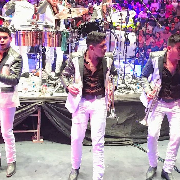 Freddyal91's tweet photo. Muchas gracias!! a la gente de Monterrey y los alrededores  que nos acompaño esta noche en el #domocare 😁✌ https://t.co/izG1b2Atss
