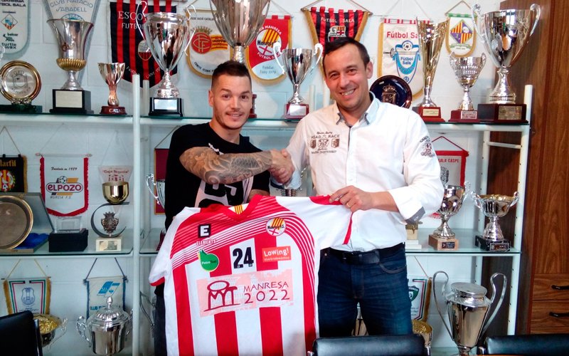 #MercatoCatSala #2aB - Carlos Corvo fitxa pel @manresafutsal de 2aB. 
ow.ly/AMt030cdwvY