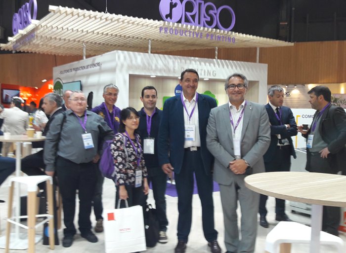 RISOFrance's tweet image. Dernier jour de @SalonGraphitec. Nous avons le plaisir de recevoir le @RugAsso sur notre stand. #GRAPHI2017