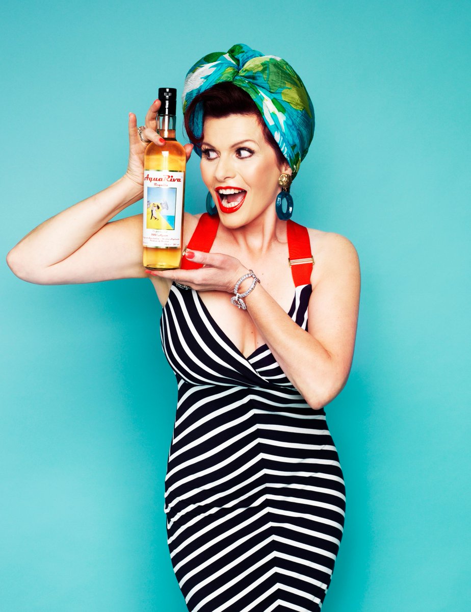 AquaRivatequila's tweet photo. OUT NOW @hellomag @cleorocos1 Fabulous stories of Princess Diana &amp; Cleo @AquaRivatequila @AquarivaSyrup dancing, cocktails &amp; #HappyTrouble https://t.co/9RZcAdKrMi