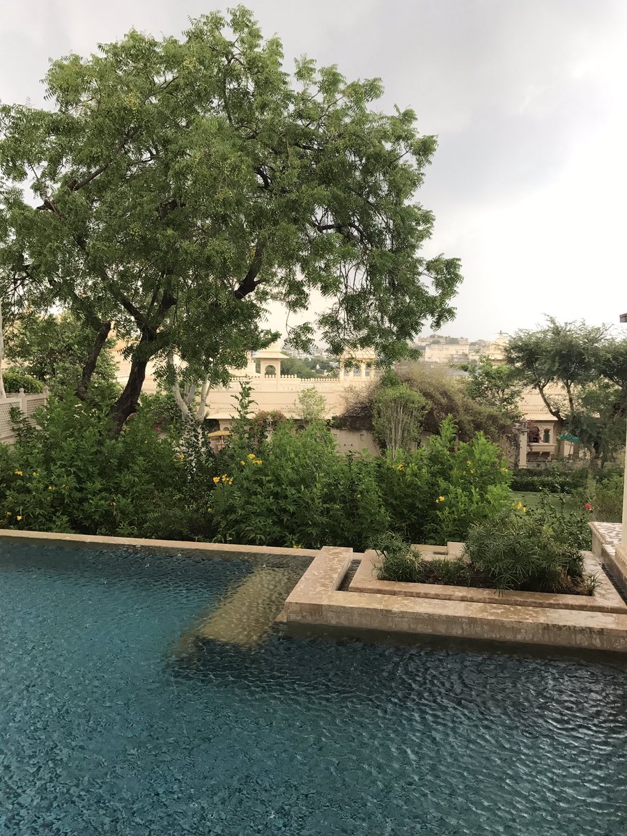 KapilChopra72's tweet photo. Rains at The Oberoi Udaivilas. Best hotel in the world @OberoiUdaivilas . Say bye to the summer ! https://t.co/6Y3OJUwoSO