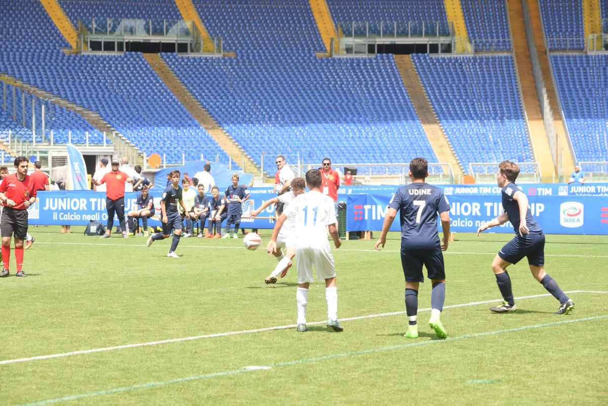 TIM_Official's tweet image. Gli oratori di SS. Osvaldo e Paolo (Udine) e S. Vincenzo de Paoli (Palermo) danno ora il loro meglio in campo per #JuniorTIMCup! #TIMLive