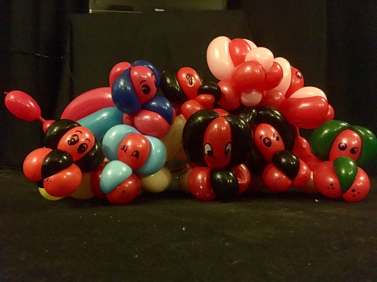 aDB's tweet photo. #balloonjam hot dog dog pile 😂 https://t.co/kf4rnS47i1