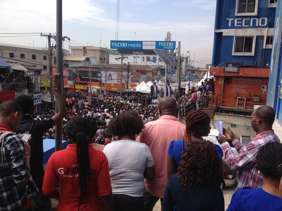 ComputerVB's tweet photo. HAPPENING NOW! COMPUTER VILLAGE PRAISE FESTIVAL
The computer village praise festival is ongoing right now and there is a huge crowd there. https://t.co/Iqfy08vMYe
