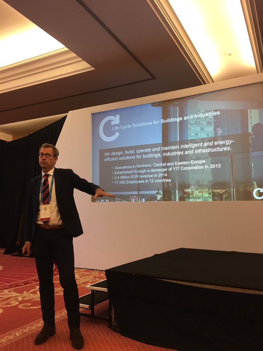 JavaMarko's tweet image. Olle Jonsson CIO of @CaverionGroup sharing thoughts of digital transformation at #MfilesLisbon @M_Files