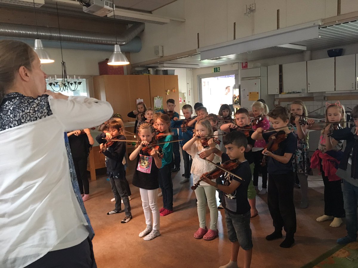 elidalisa's tweet photo. Tack #1brun för fin fiolkonsert 👏#runbacka https://t.co/MDm1qMgC0k