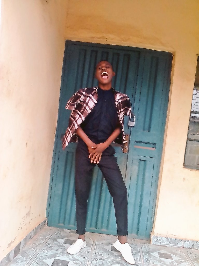 vixe_taylor's tweet photo. Happy new month 
#friend's🎉🎊🎉🎉 https://t.co/GSNPVvTauS