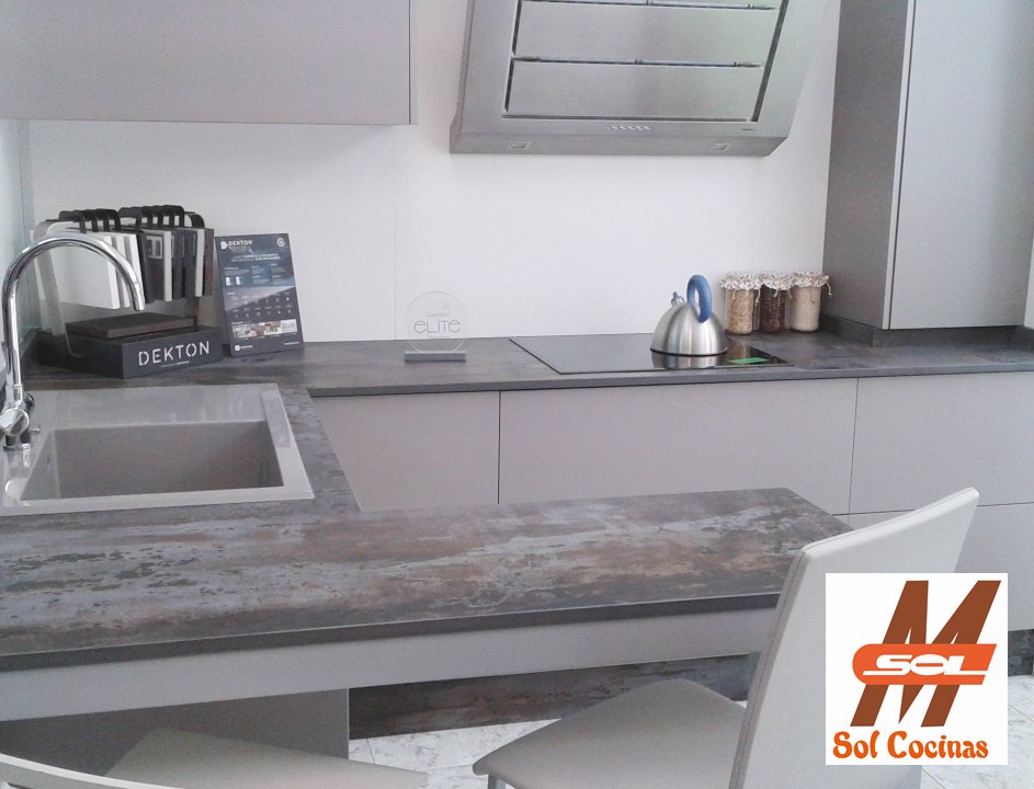 solcocinas's tweet photo. Empezamos Junio con Novedades!!
Cocina exposición con encimera @Dekton #Trilium 😍😍
#eleganciaybelleza
#resistenteatodo
#teayudamosenlacocina https://t.co/0oIDwdwuUJ