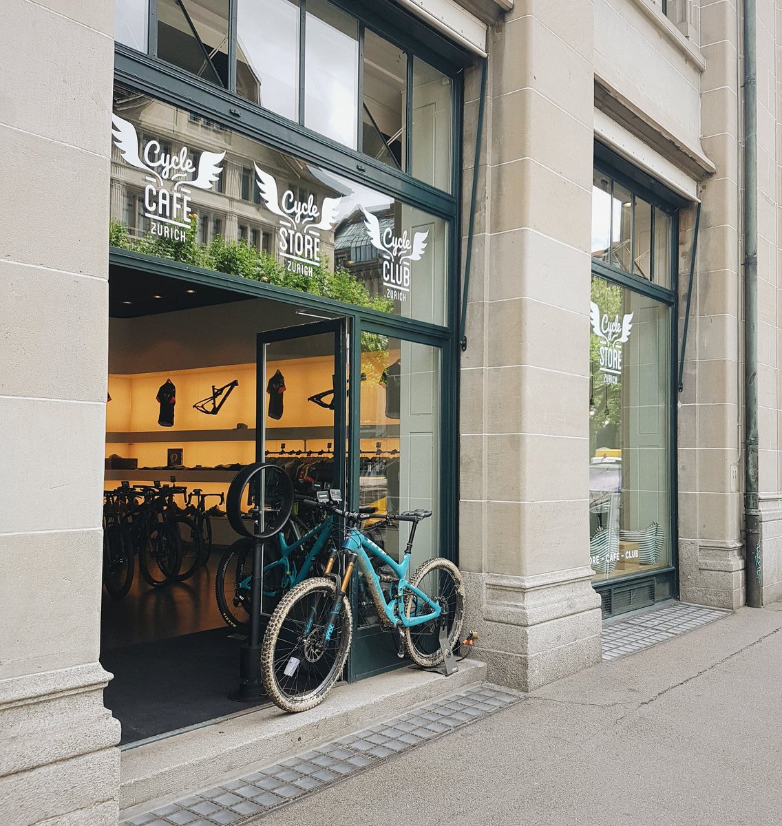 New! Cycle Store Zurich ... super Bikeshop. 👌👌 #veloZH #provelozuerich #visitzurich

goo.gl/maps/dGgukRzb9…