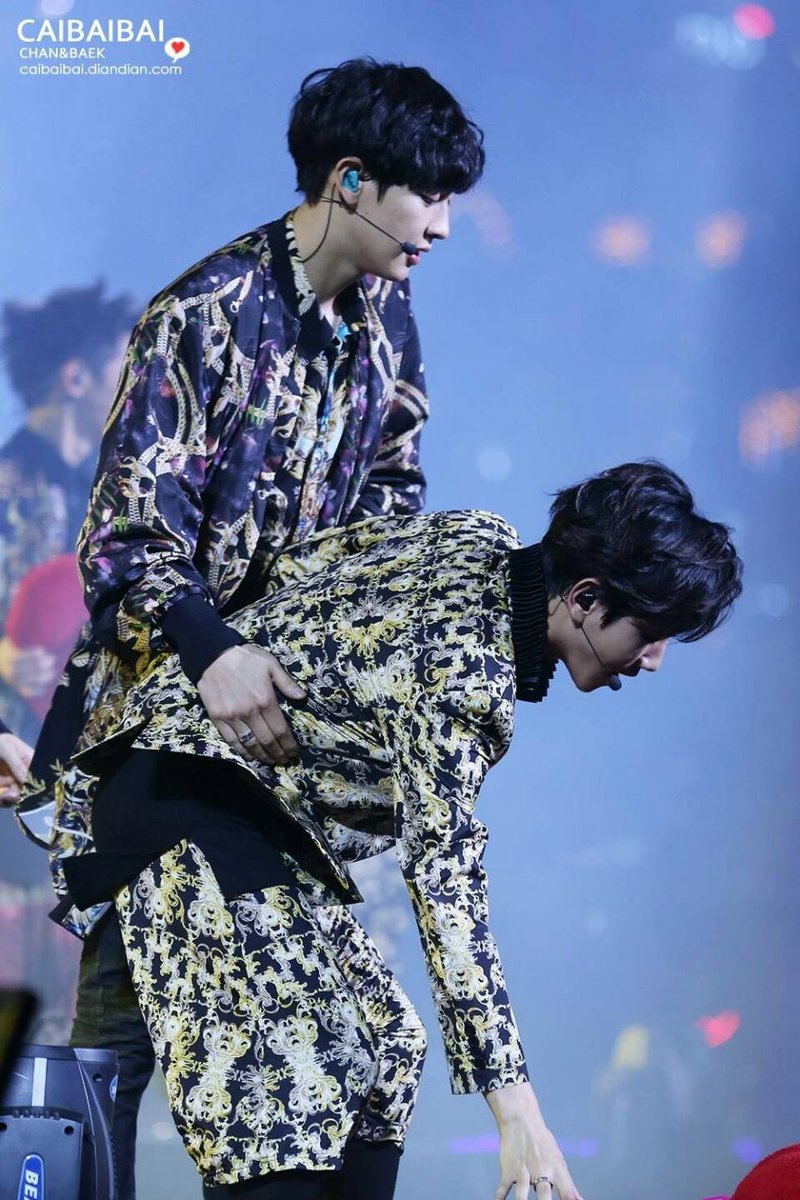 chanbaek_sister's tweet photo. @Koreaboo Chanbaek..chanbaek...chanbaek https://t.co/3oMBkXom8y