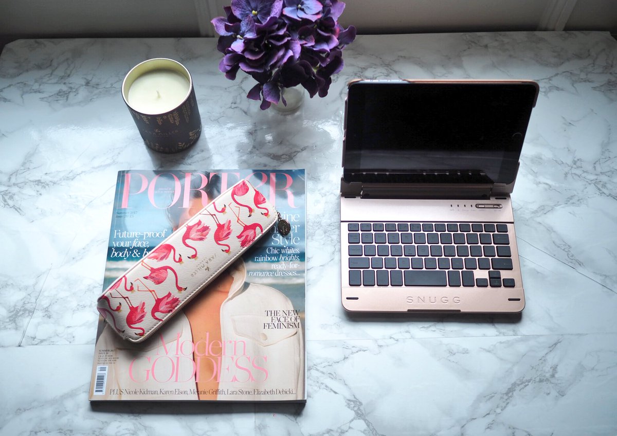 Chrissabella27's tweet photo. Current desk situation ft this cute Flamingo 💓 pencil case @SaraMillerLon and my @TheSnugg iPad cover / keyboard! Soon over on le blog! https://t.co/cUBx3qIQdL