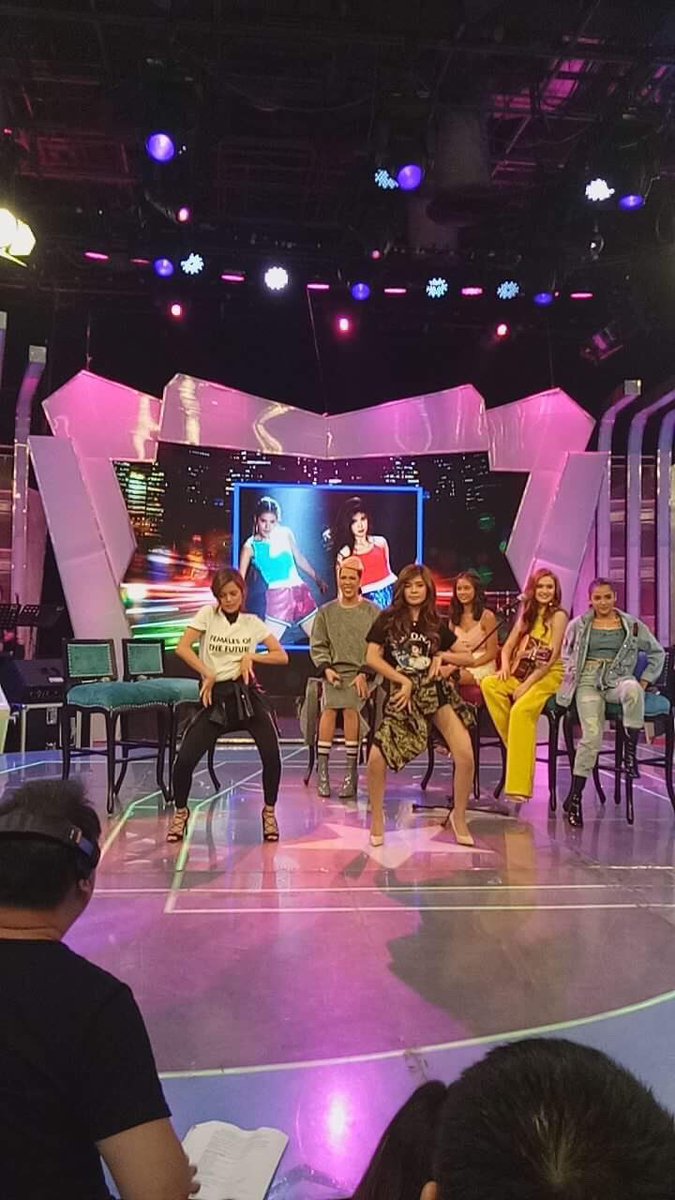 vroom_____'s tweet photo. Ate @vicegandako with #ASAPBFF5 @iamAndalioLoisa @MissMarisRacal @ylona_garcia @Kbalinger @iamandrea_b on #GGVBFFs @ABSCBNGGV @ASAPOFFICIAL https://t.co/trrGsGxMfE