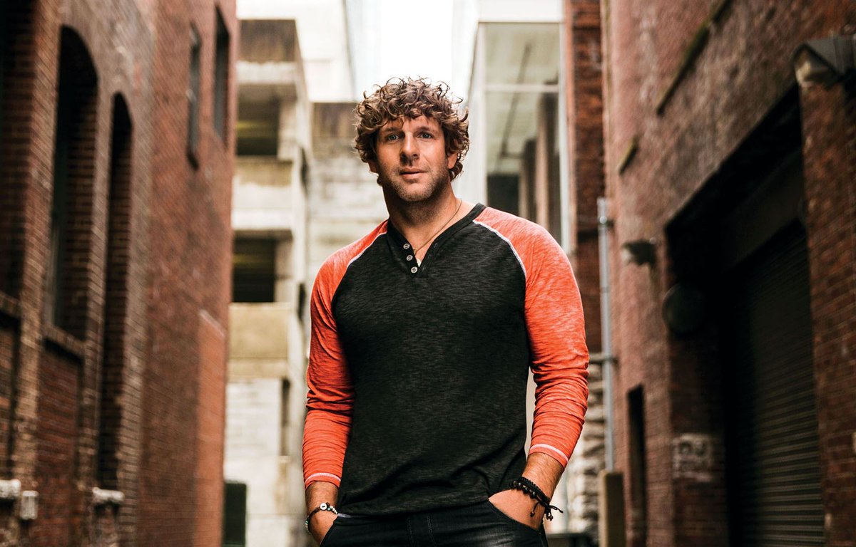 TONIGHT -- @BillyCurrington w/ @RusselleD! 