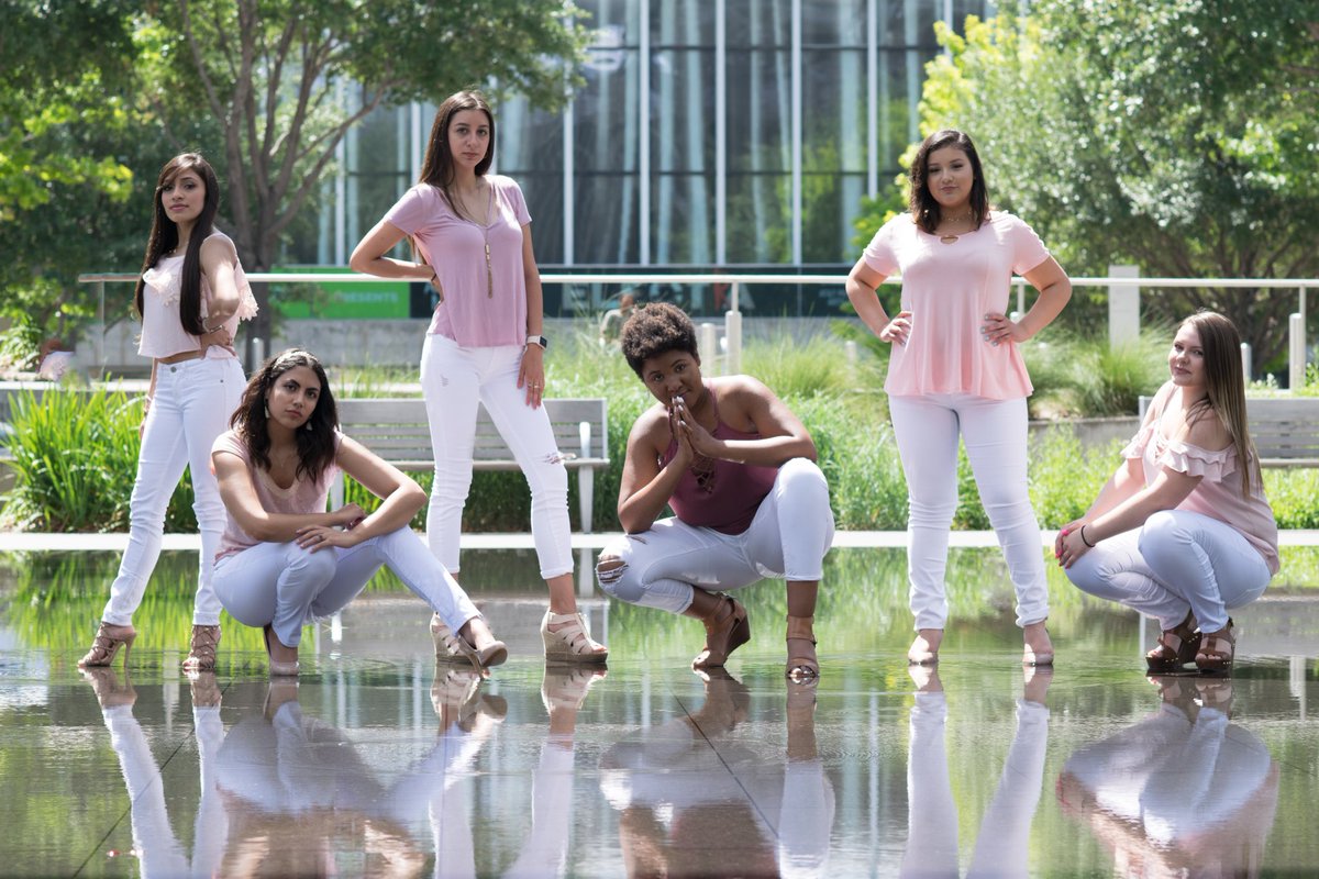 KlassyNation's tweet photo. Spring penguins blessin your feedππ§πβ¨π·ππ»πΉπΊπΈ #TooHotTooCute #KappaDeltaChi #KdchiUpsilon #KlassyNation https://t.co/diWbSz6z96
