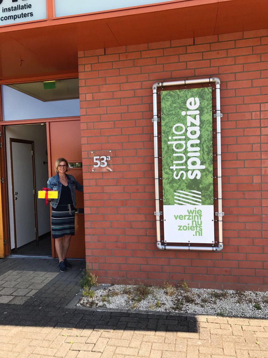 Ons eerste kadootje is voor <a href="/studiospinazie/">Studio Spinazie</a> waarmee we al 10 jaar fijn samenwerken. Proficiat Studio Spinazie met jullie 10-jarig jubileum!