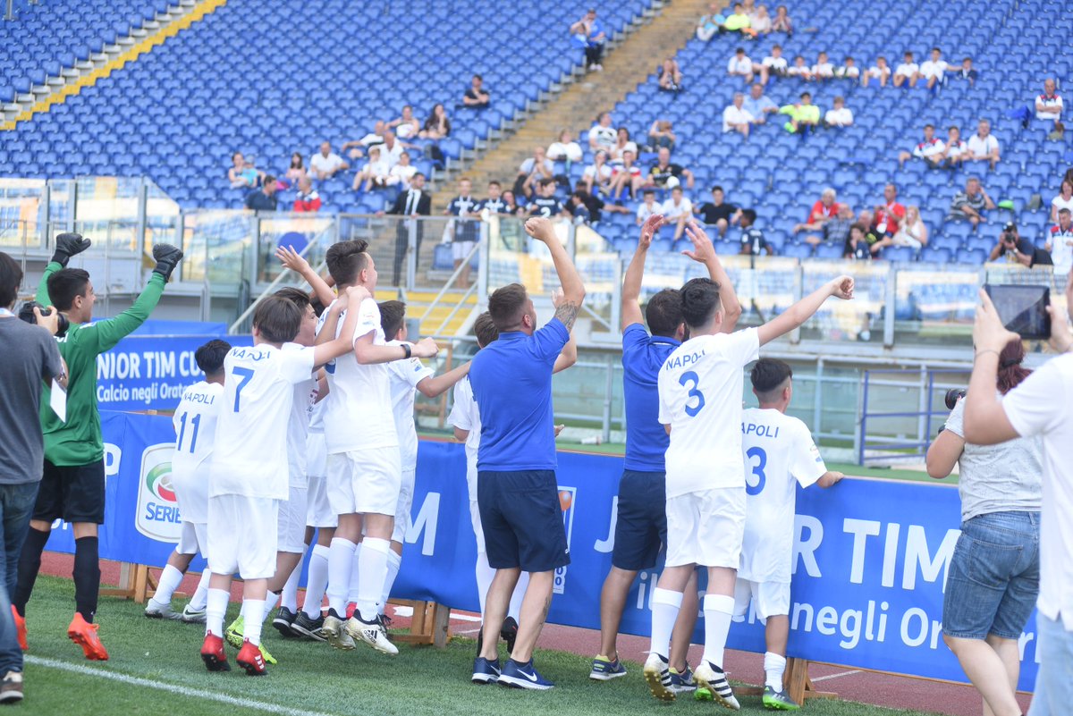 TIM_Official's tweet image. Grandi festeggiamenti per i ragazzi di Palermo e Napoli: saranno loro i finalisti della #JuniorTIMCup! #TIMLive
