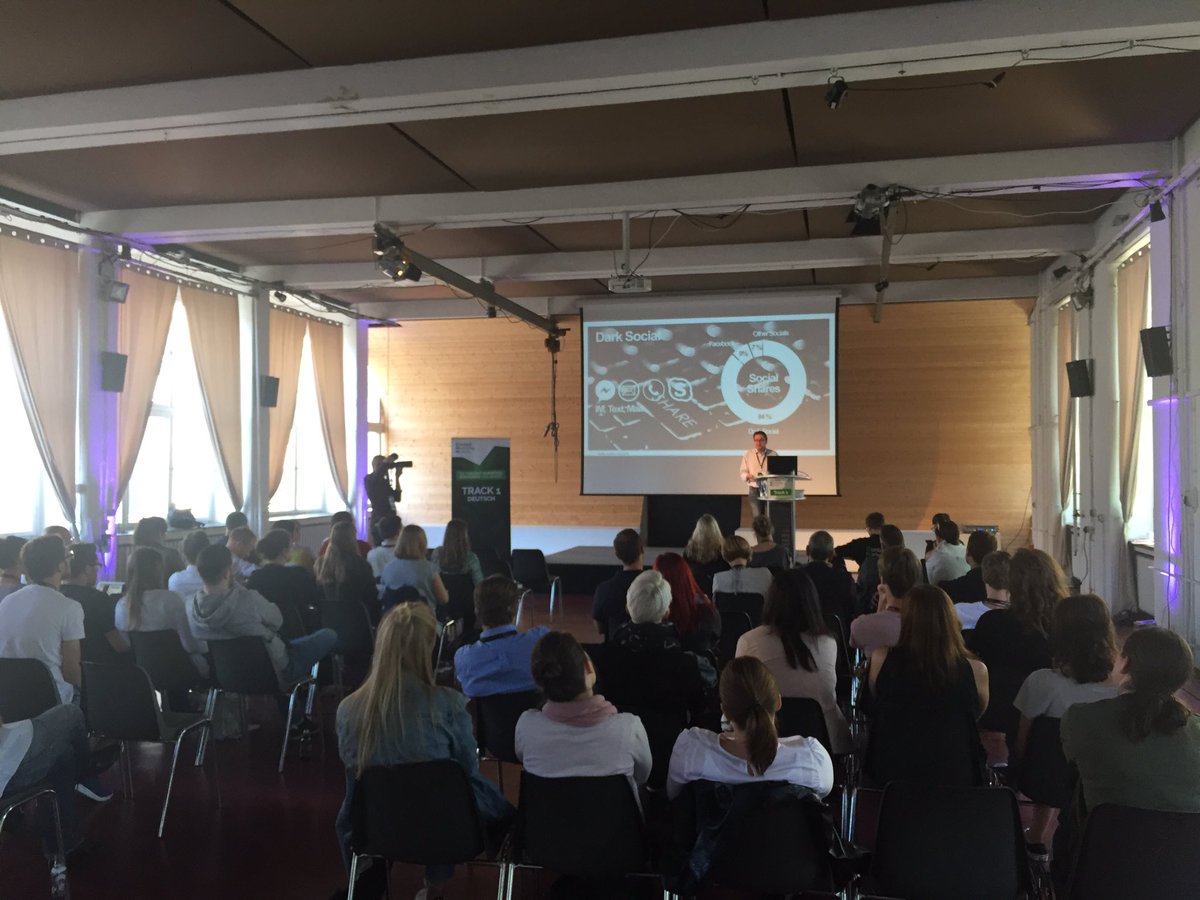 bertvanloon's tweet photo. Only the best get a full audience at the last conference session. Inspiration from @MRWOMM at #CMMasters2017 well done! https://t.co/DLnXt64ofL