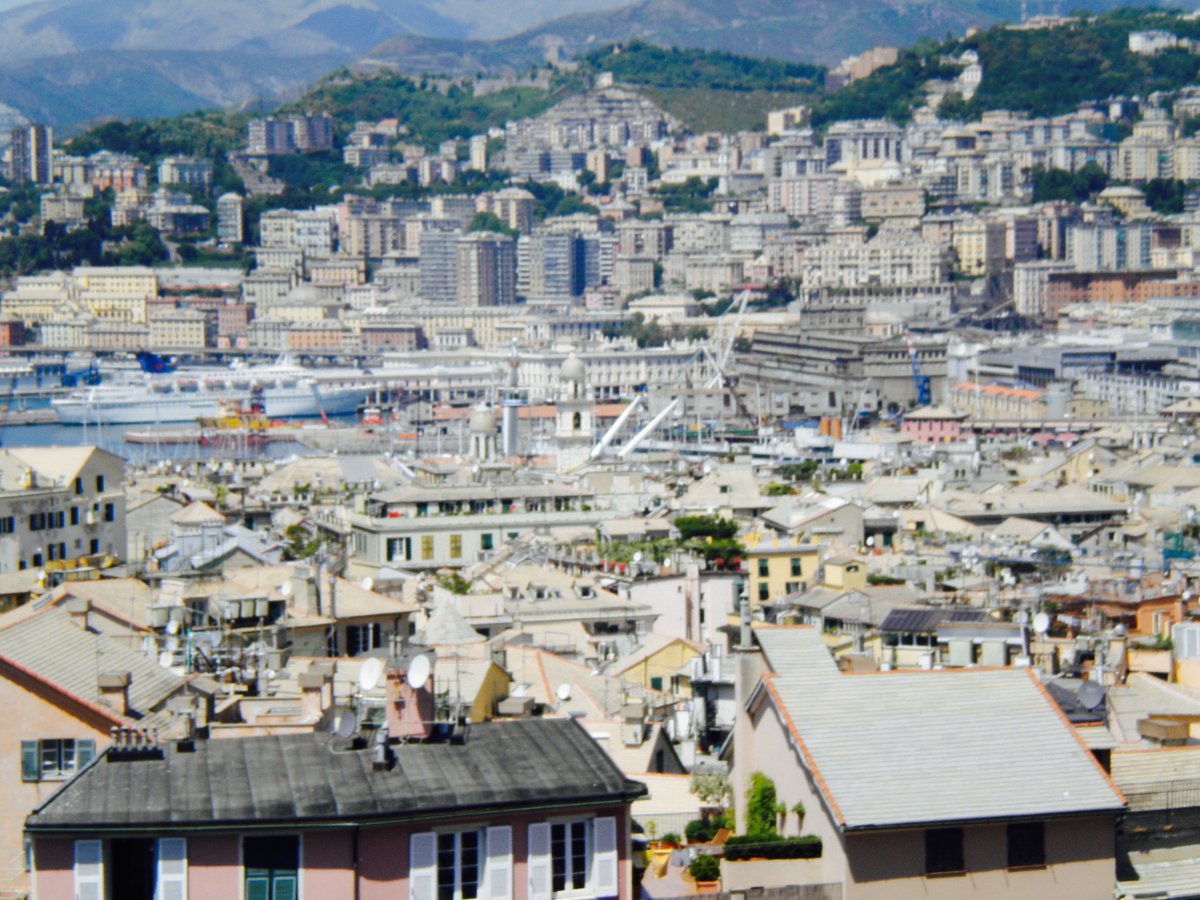 ClairCityLigure's tweet photo. Come vorresti #vivere, #lavorare #muoverti nelle #città del #futuro? Questa è la domanda che stiamo ponendo ai #cittadini #europei #Liguria https://t.co/O9jeLGCLEl
