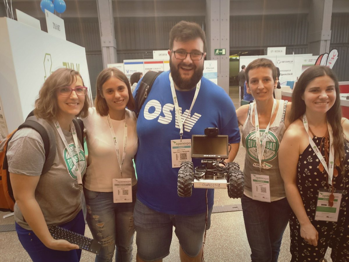 aida_flow's tweet image. Las #adalabers colaborando esta mañana con @os_weekends, @HackathonLovers  y @AdaLab_Digital, gracias por todo @kom_256 !