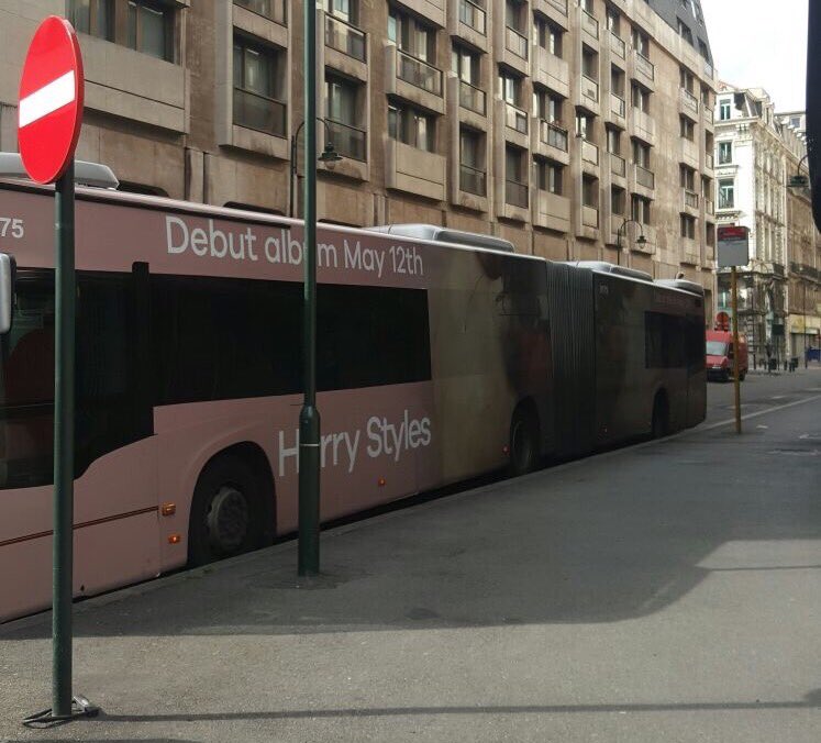 biglittllelies's tweet image. na matéria de divulgação, harry styles tira nota 10