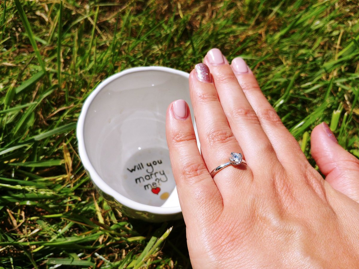 Mikey2736's tweet photo. It ain't official until it's on social media 📷 💍 #weeklate https://t.co/Qed4xiivYk