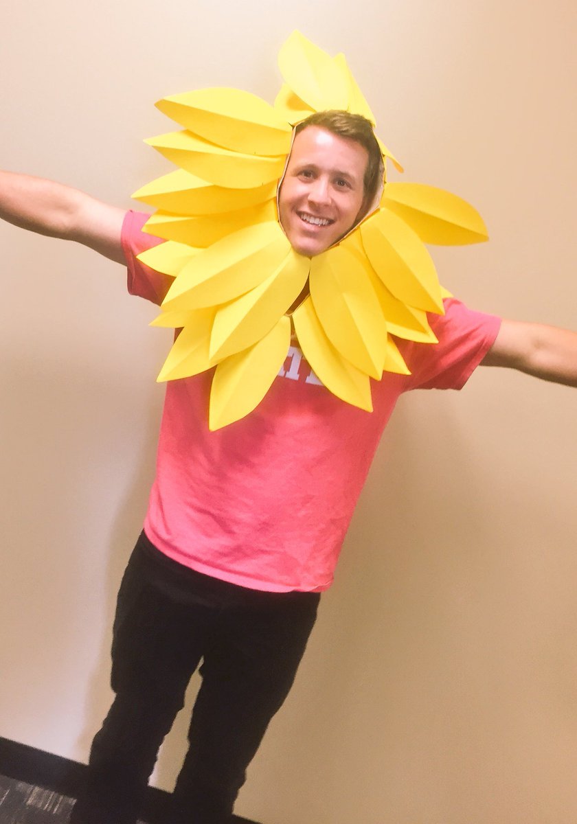 BigDaddyClayV's tweet photo. Who wore it better? https://t.co/bxbB5AwcnP